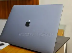 New Laptop Apple MacBook Pro 2019 16GB Intel Core I7 SSD 512GB