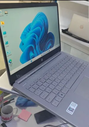 New Laptop HP Stream Notebook 8GB Intel Core I7 SSD 1T