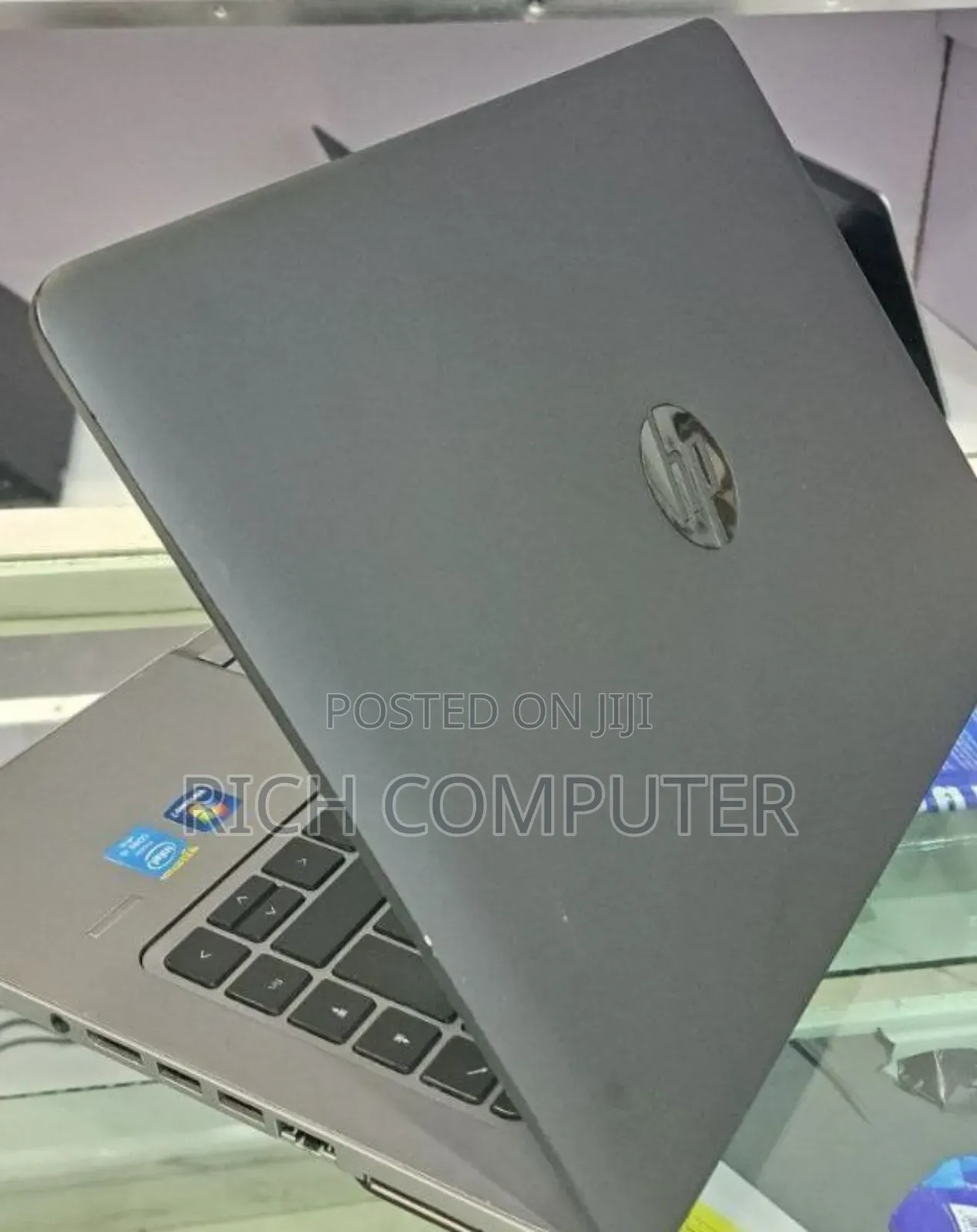 New Laptop MSI Creator 17 B11ue-224 8GB Intel Core I7 SSD 1T