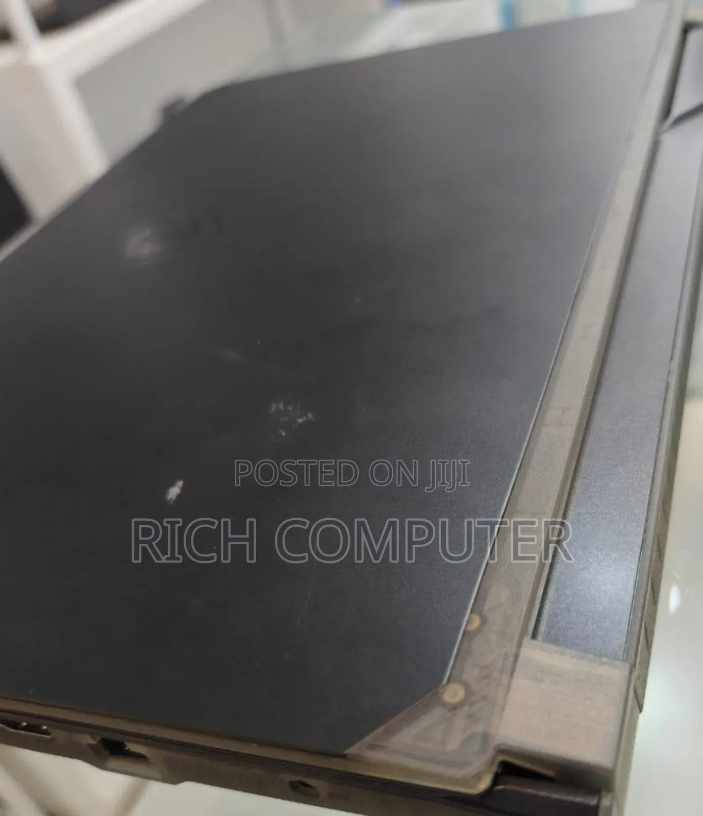 New Laptop MSI Creator 17 B11ue-224 8GB Intel Core I7 SSD 1T