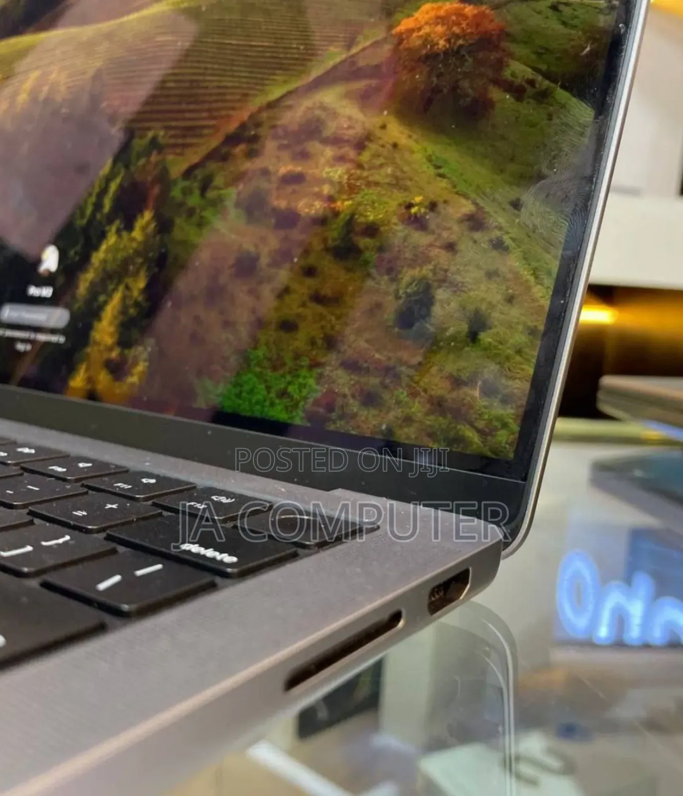 New Laptop Apple MacBook Pro 2021 M1 32GB Apple M1 Pro SSD 1T