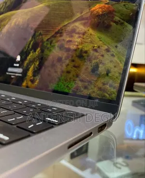 New Laptop Apple MacBook Pro 32GB Apple M1 Pro SSD 1T