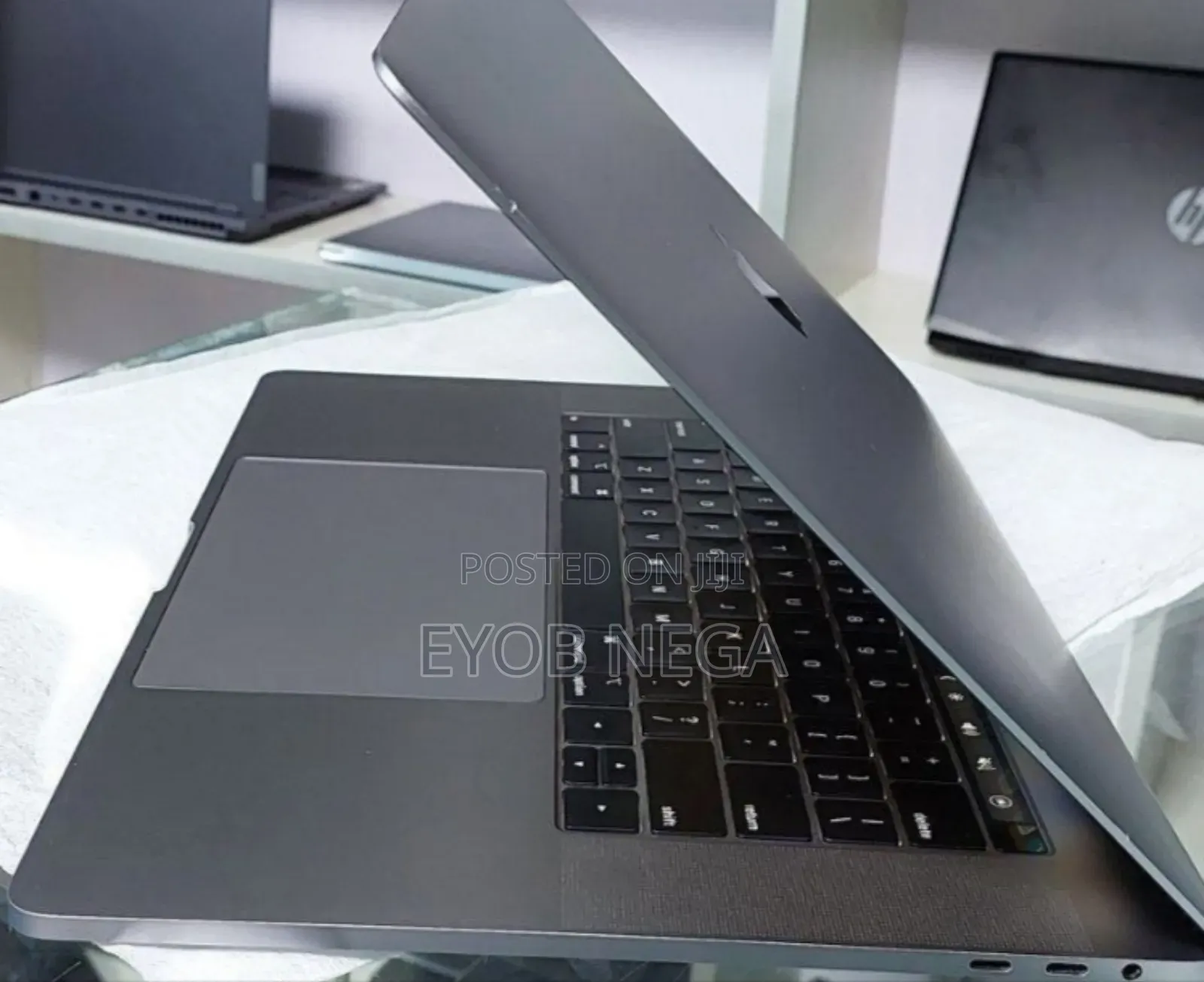 New Laptop Apple MacBook Pro 2019 16GB Intel Core I7 SSD 512GB