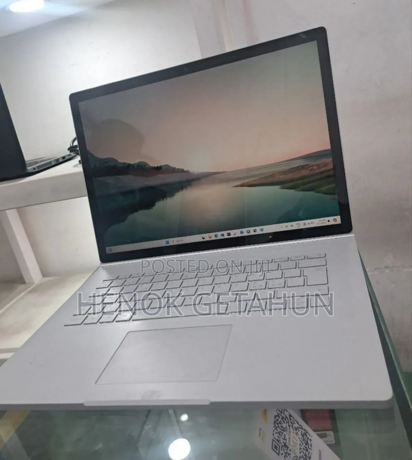 New Laptop Microsoft Surface Book 2 16GB Intel Core I7 SSD 256GB