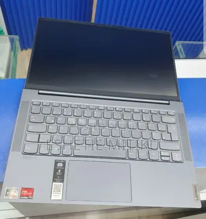 Photo - New Laptop Lenovo ThinkPad Yoga 16GB AMD Ryzen 7 SSD 1T