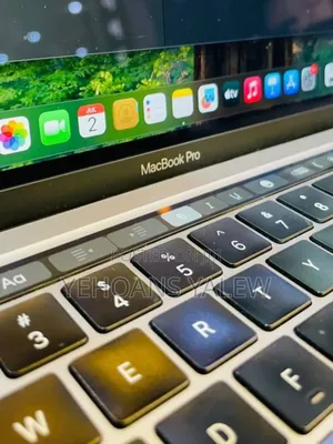 New Laptop Apple MacBook Pro M1 8GB Apple M1 SSD 256GB