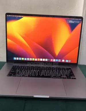 Photo - New Laptop Apple MacBook Pro 2019 16GB Intel Core I9 SSD 512GB