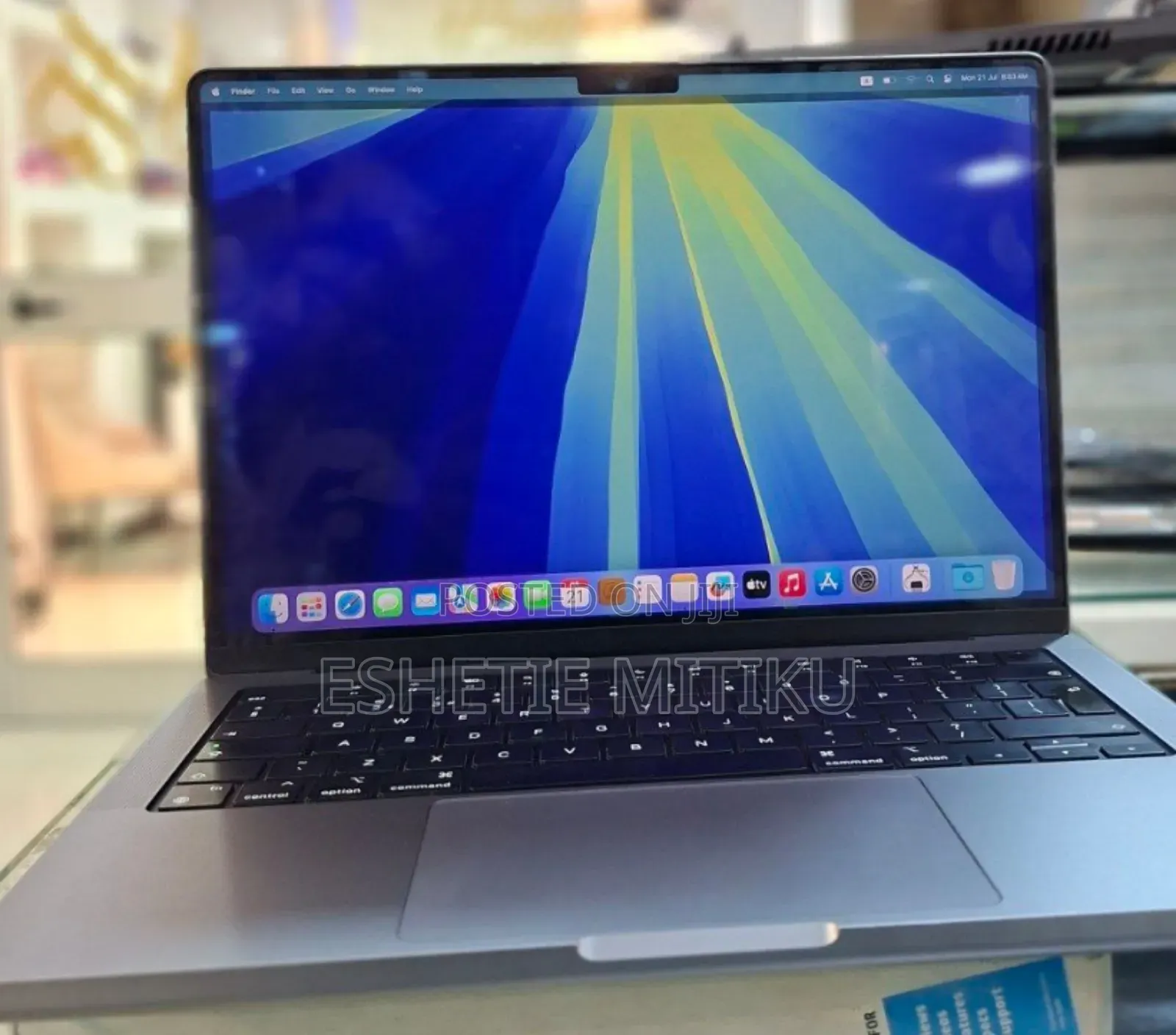 New Laptop Apple MacBook Pro 2021 M1 16GB Intel Core I7 SSD 512GB