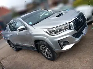 Toyota Hilux 2016 Silver
