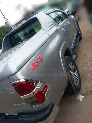 Toyota Hilux 2016 Silver