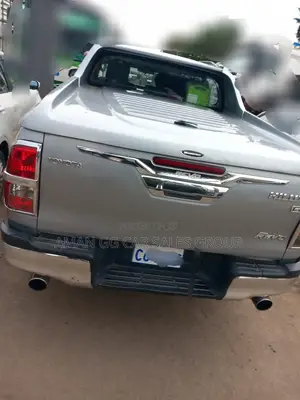 Toyota Hilux 2016 Silver