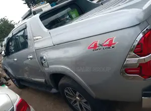 Toyota Hilux 2016 Silver