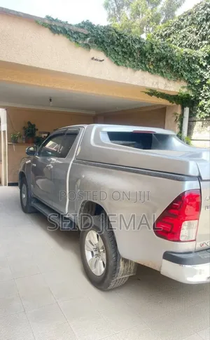 Toyota Hilux 2017 Silver