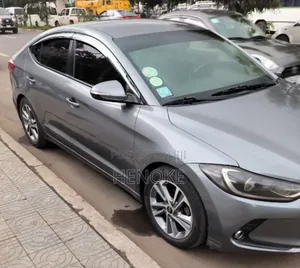 Photo - Hyundai Avante 2017 Silver