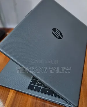 New Laptop HP 250 G10 16GB Intel Core I5 SSD 512GB