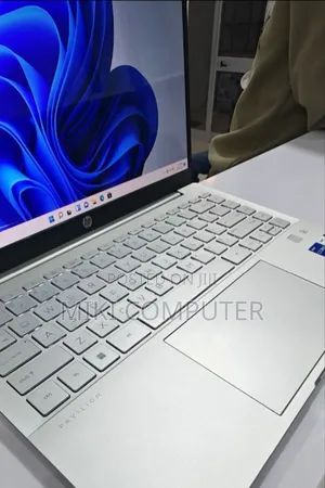 New Laptop HP Stream Notebook 16GB Intel Core I7 SSD 512GB