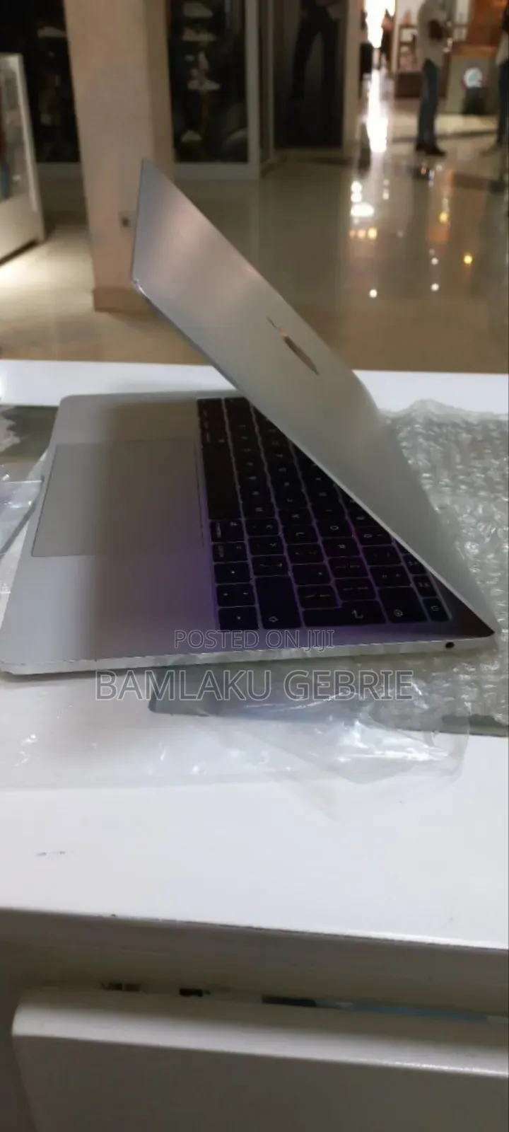 New Laptop Apple MacBook Pro 2017 8GB Intel Core I5 SSD 256GB