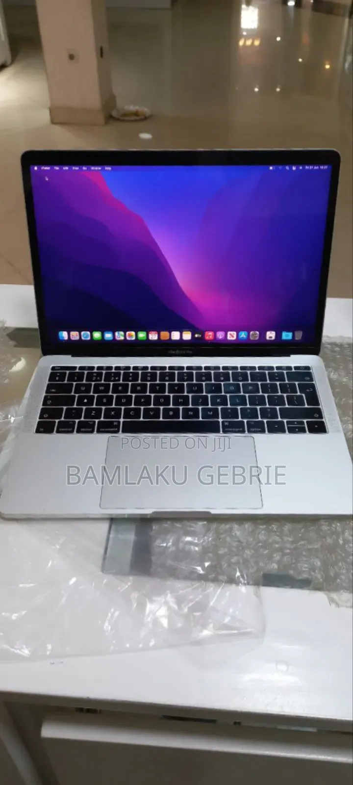 New Laptop Apple MacBook Pro 2017 8GB Intel Core I5 SSD 256GB