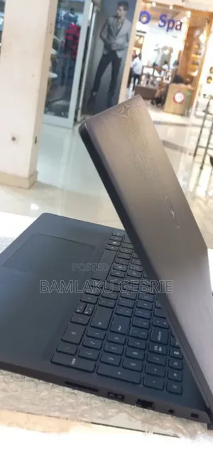 New Laptop Dell Vostro 3520 8GB Intel Core I5 SSD 1T