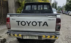 Toyota Hilux 2.5 D-4D SRX 2012 Silver