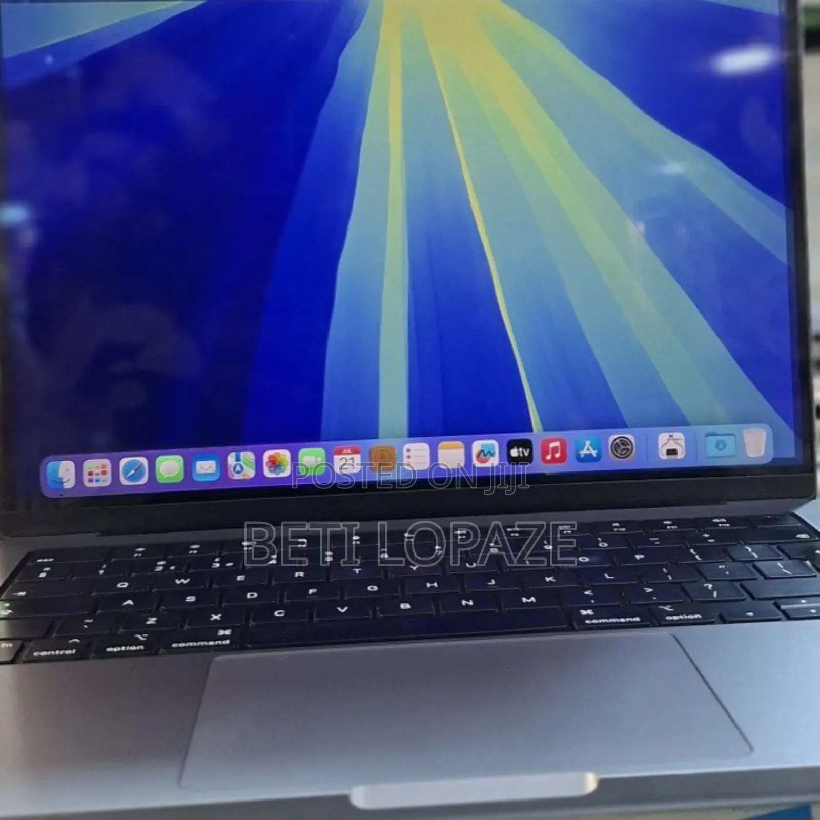 New Laptop Apple MacBook Pro M1 16GB Intel Core I5 SSD 512GB