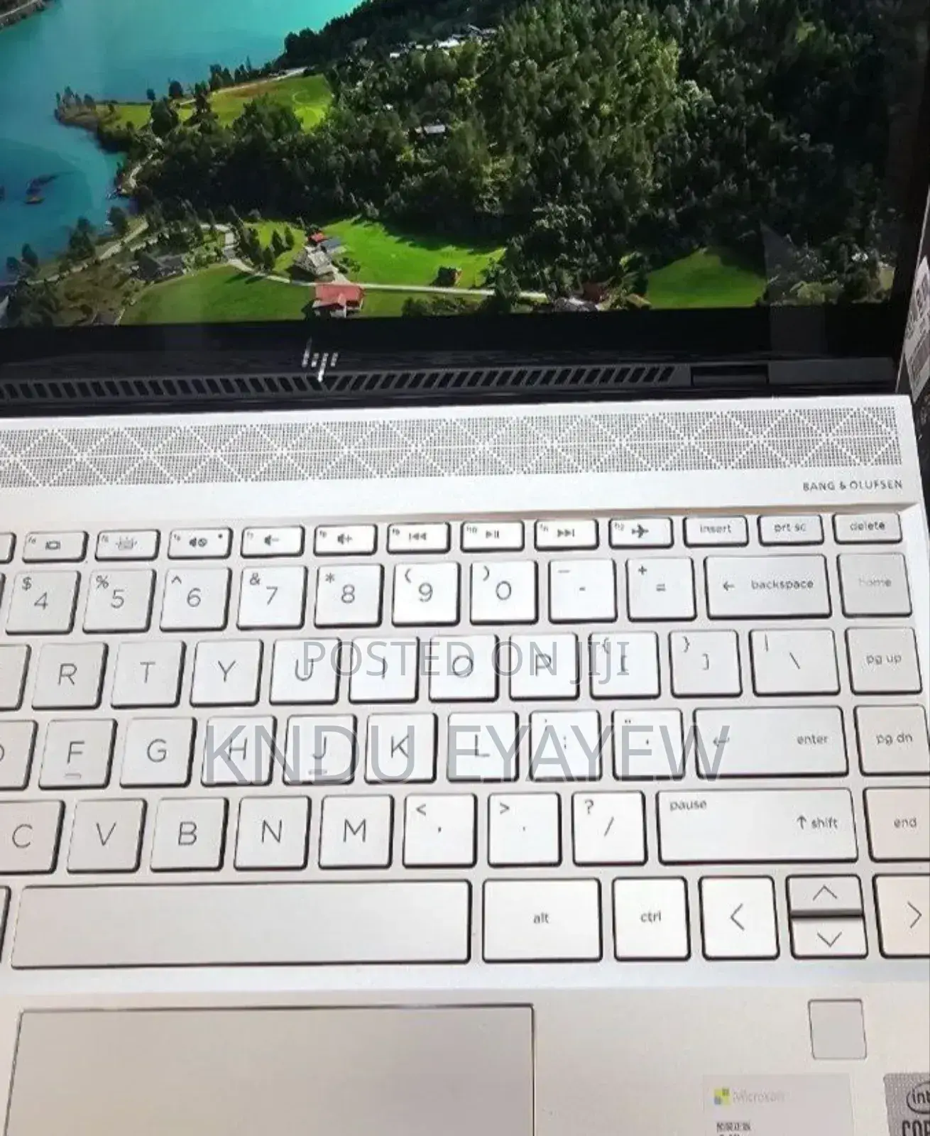 New Laptop HP Envy X2 8GB Intel Core I5 SSD 1T