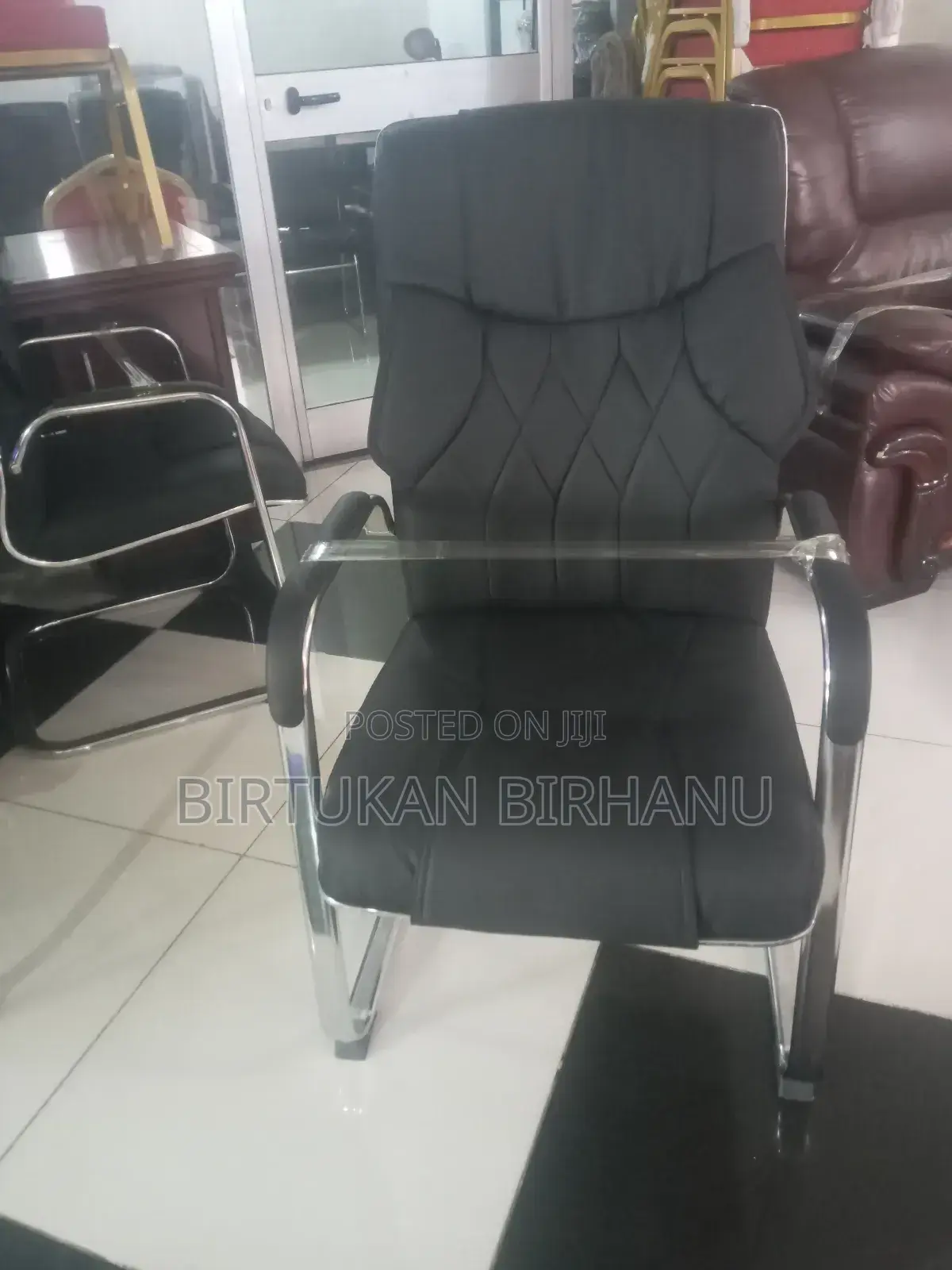 Imported Leahter Gust Chair