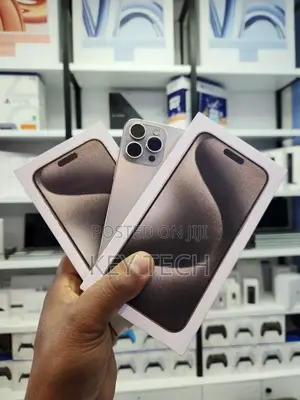 Photo - New Apple iPhone 15 Pro Max 256 GB Silver