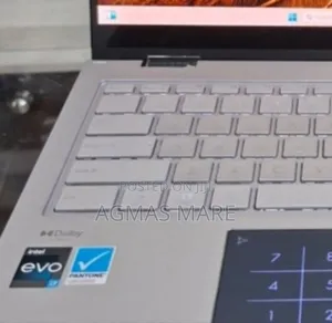 New Laptop Apple MacBook Pro 2017 8GB Intel Core I5 SSD 256GB