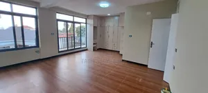 6bdrm House in Yeka for sale