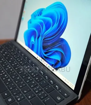 Photo - New Laptop Microsoft Surface Pro 7 8GB Intel Core I5 SSD 128GB