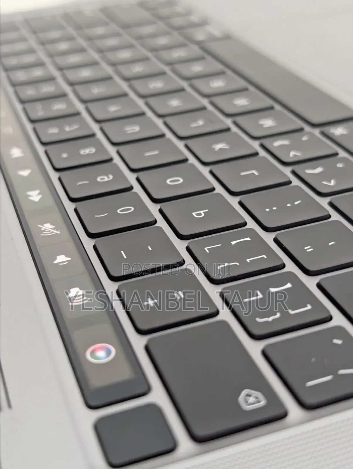 New Laptop Apple MacBook Pro M1 8GB Apple M1 SSD 256GB