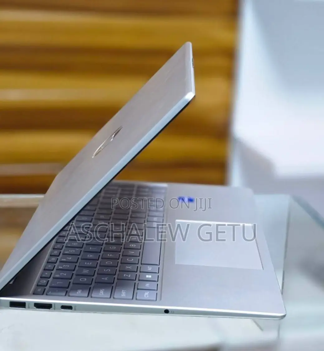 New Laptop HP Stream Notebook 16GB Intel Core I7 SSD 1T