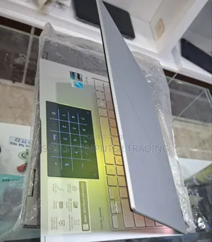 New Laptop Asus Zenbook 14 UX434 16GB Intel Core I7 SSD 1T