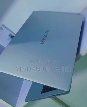 New Laptop Huawei MateBook HZ-W19 8GB Intel Core I5 SSD 512GB