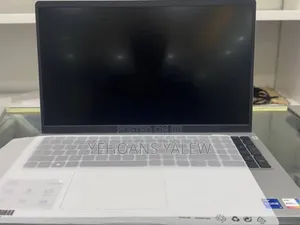 New Laptop Dell Inspiron 15 16GB Intel Core I7 SSD 1T