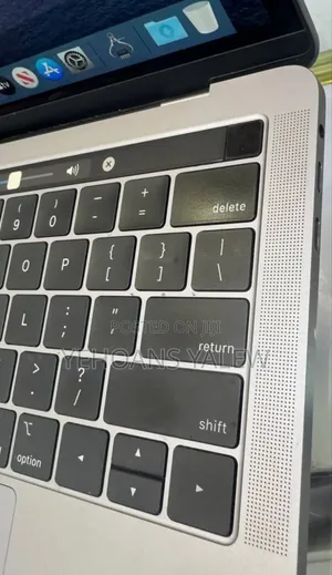 New Laptop Apple MacBook Pro 2019 16GB Apple M1 SSD 2T