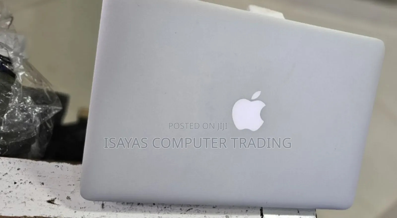 New Laptop Apple MacBook 2015 8GB Intel Core I5 SSD 256GB