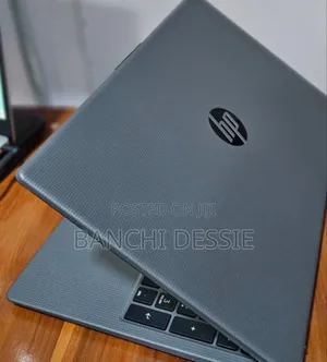 Photo - New Laptop HP 16GB Intel Core I5 SSD 512GB