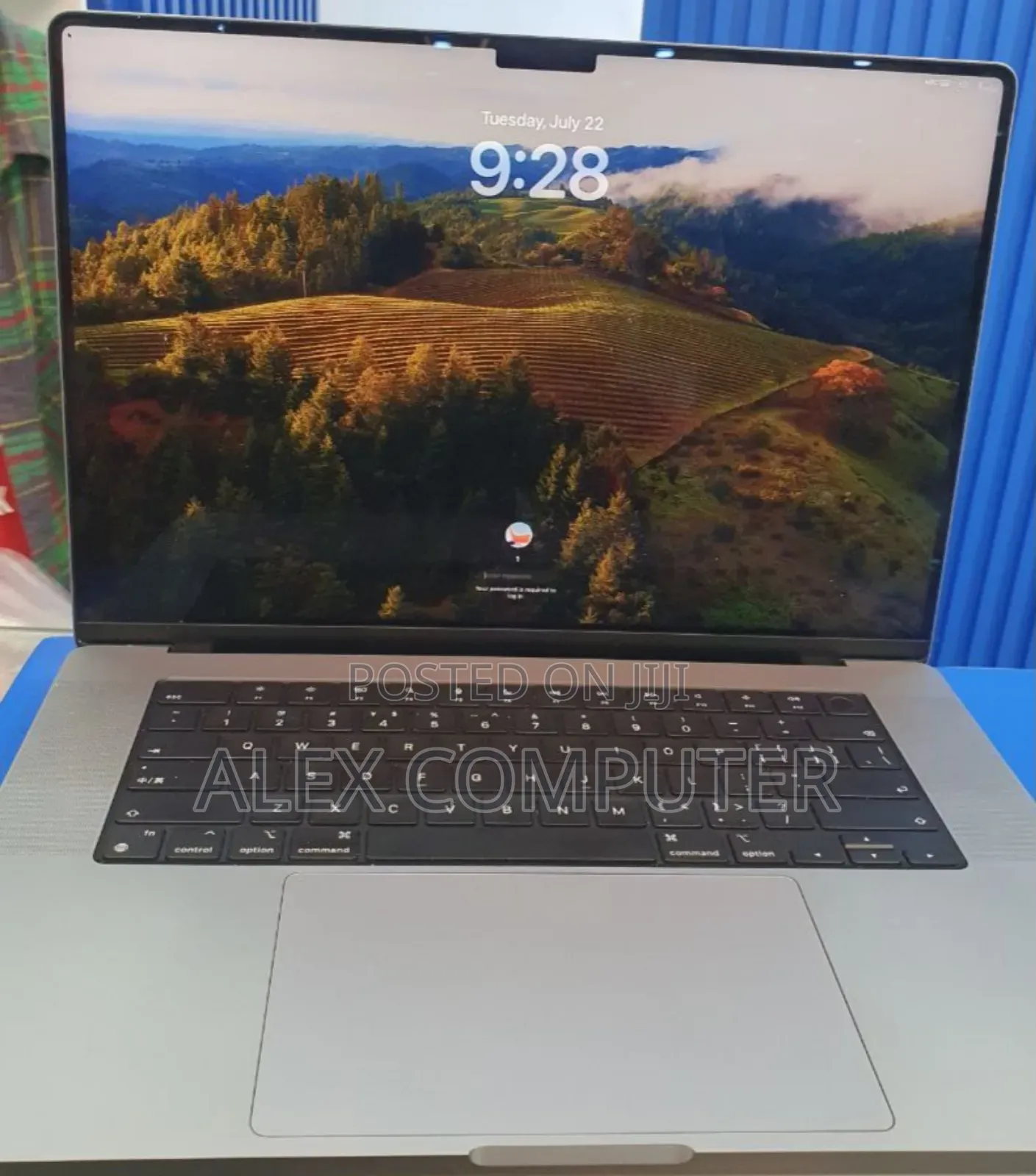 New Laptop Apple MacBook Pro M1 16GB Apple M1 Pro SSD 1T