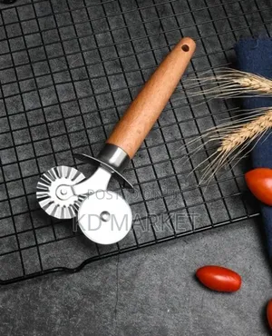 Pizza and Dough Wheel Cutter in Stainless Steel and Wood