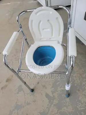 Photo - Commode Chair冚孟toilet Chairووcondition,Supporting Upto 150kg