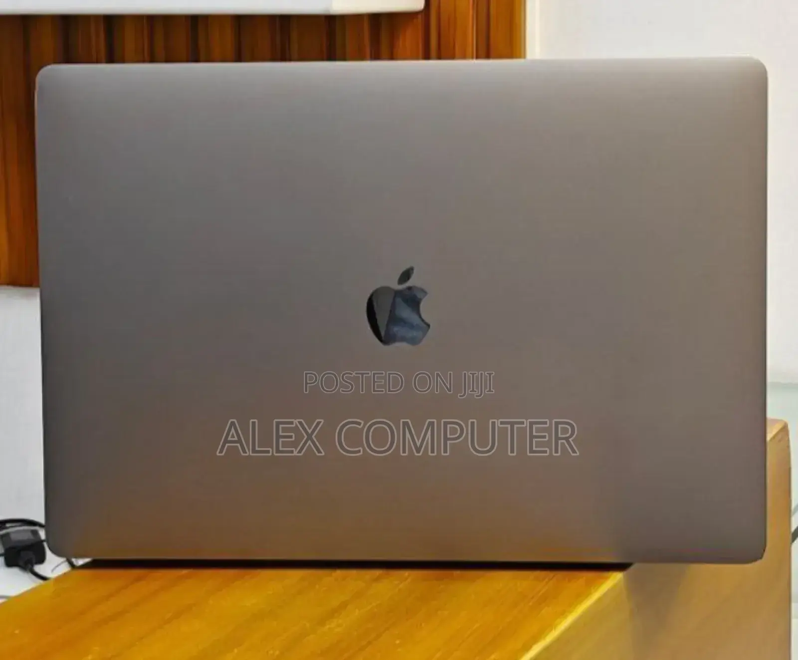 New Laptop Apple MacBook Pro 2019 16GB Intel Core I7 SSD 512GB