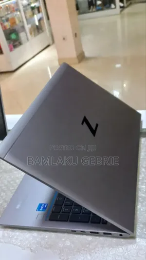 New Laptop HP ZBook Firefly G8 16GB Intel Core I7 SSD 512GB