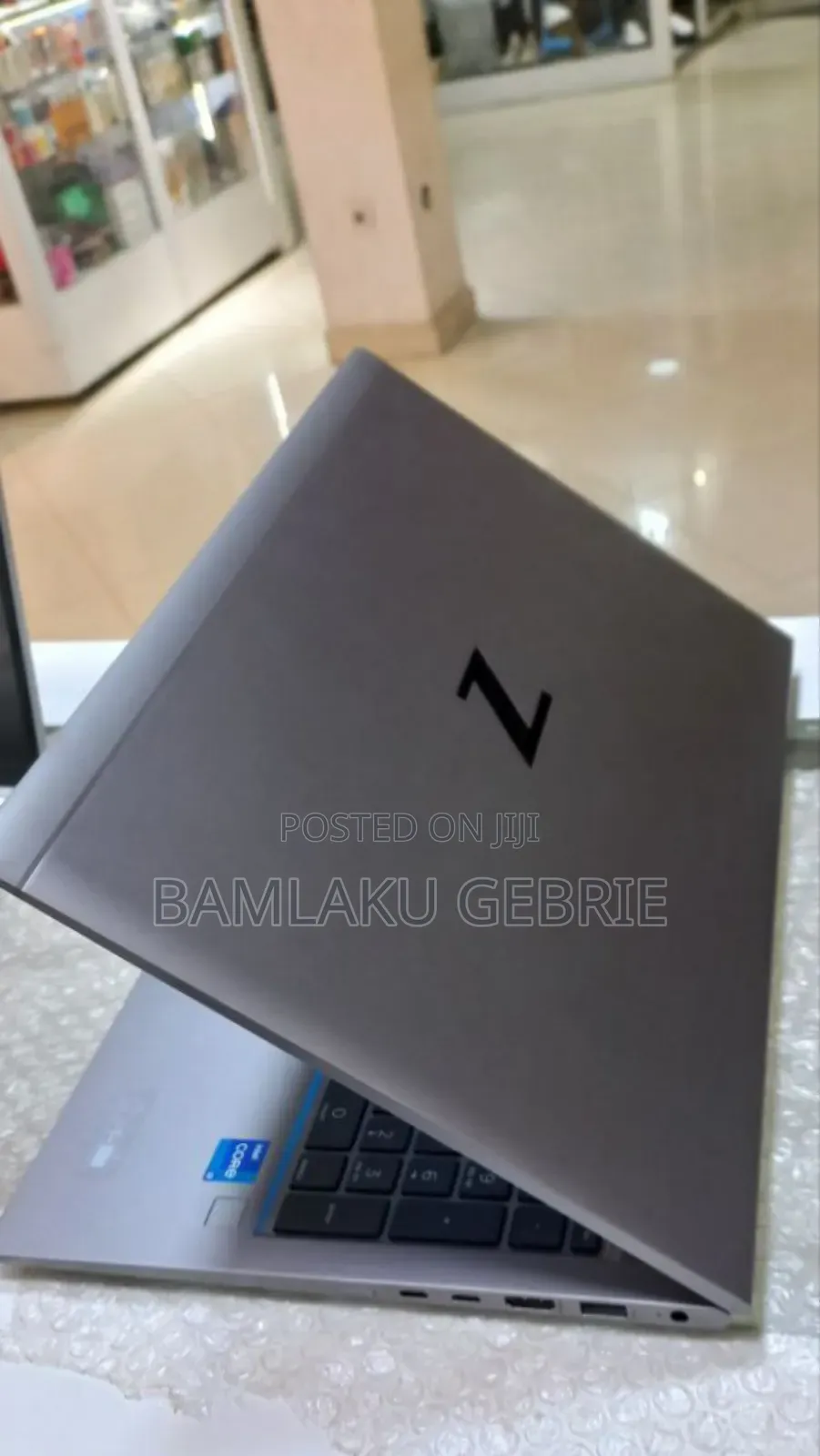 New Laptop HP ZBook Firefly G8 16GB Intel Core I7 SSD 512GB