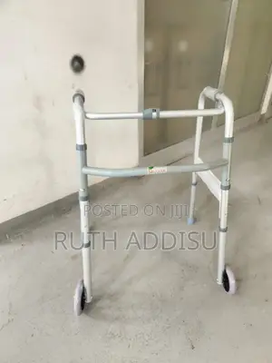 Photo - Medical Walker怏跑walker朱諾medical Walker袸菼walker忱本medical New