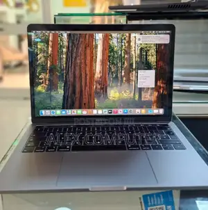 New Laptop Apple MacBook Pro 2019 8GB Intel Core I5 SSD 256GB