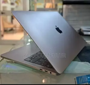 New Laptop Apple MacBook Pro 2019 8GB Intel Core I5 SSD 256GB