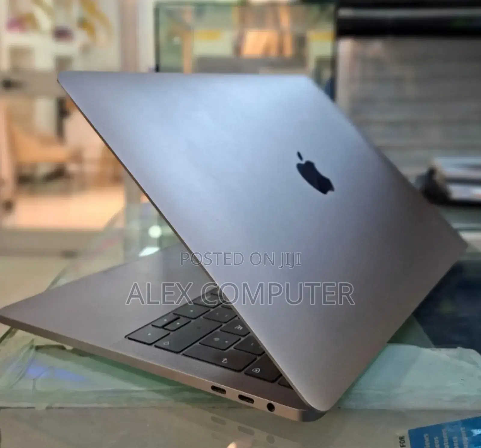 New Laptop Apple MacBook Pro 2019 8GB Intel Core I5 SSD 256GB