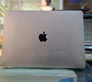 New Laptop Apple MacBook Pro 2019 8GB Intel Core I5 SSD 256GB